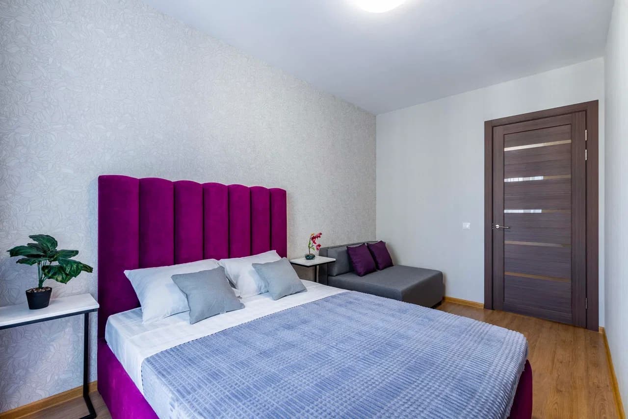 Снять 2-комнатную квартиру в Екатеринбурге у развязки Блюхера посуточно 3