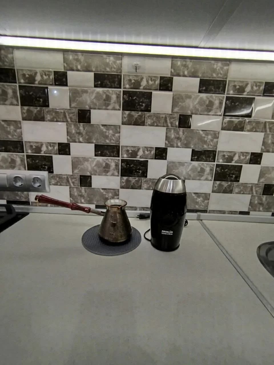 Снять квартиру посуточно в Севастополе у Херсонеса (ул Ерошенко 9) 0