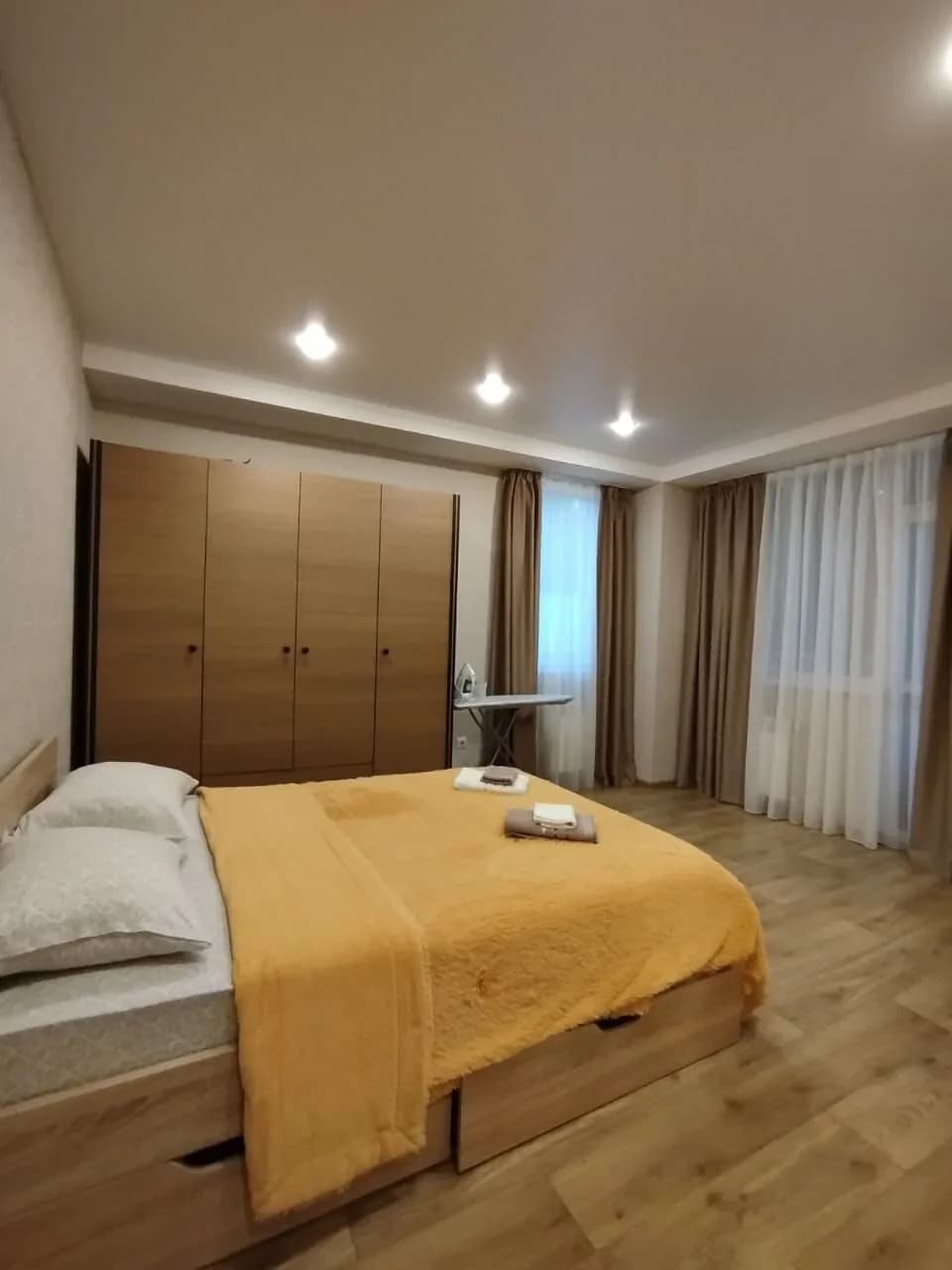 Снять квартиру посуточно в Севастополе у Херсонеса (ул Ерошенко 9) 1