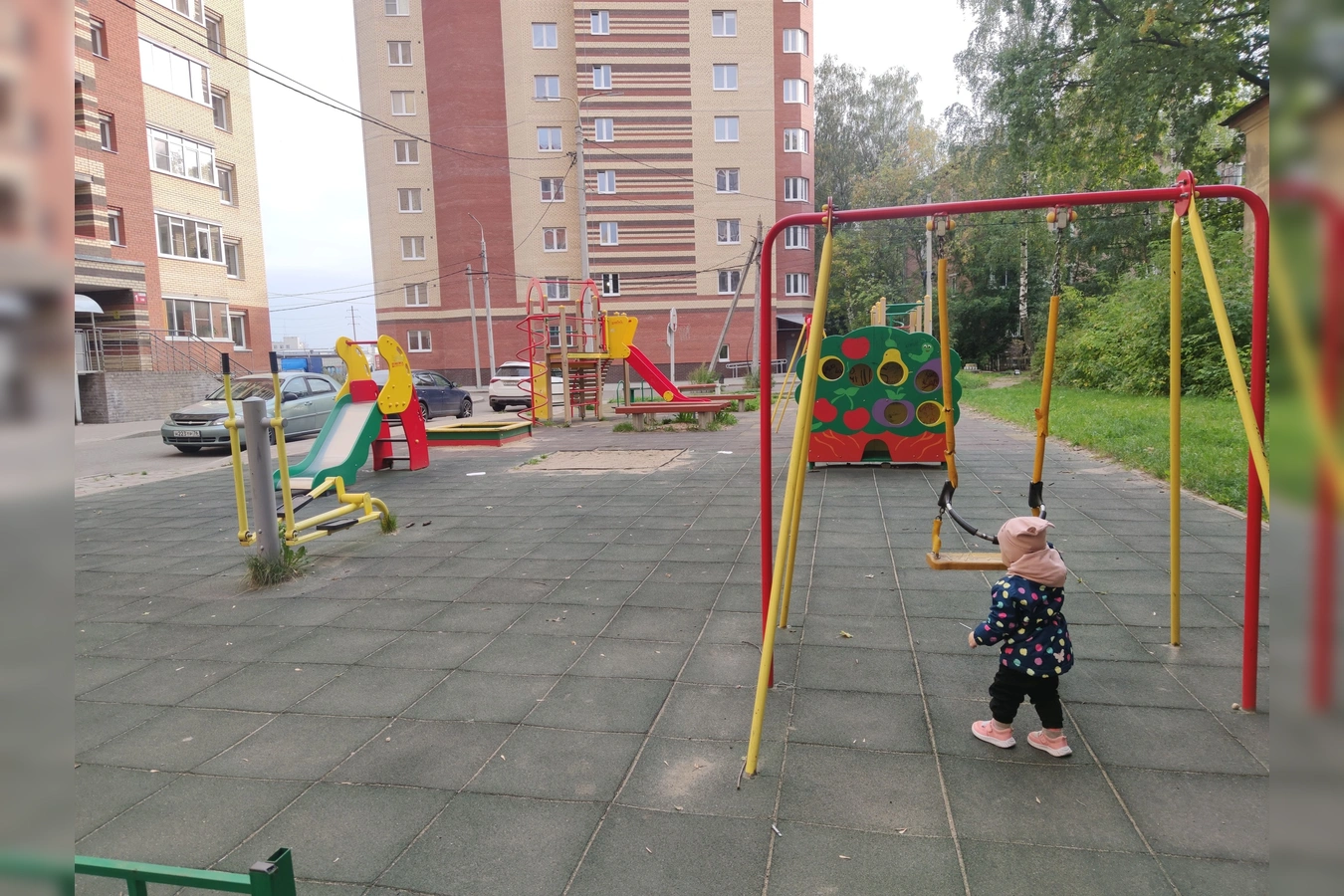 Снять студию посуточно в Ярославле — современный ЖК «Московский квартал». 3