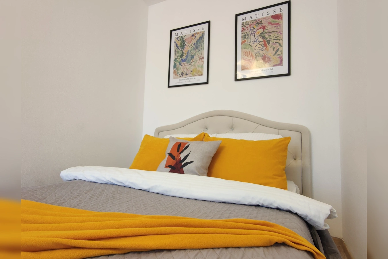 Снять студию посуточно в Ярославле — современный ЖК «Московский квартал». 23