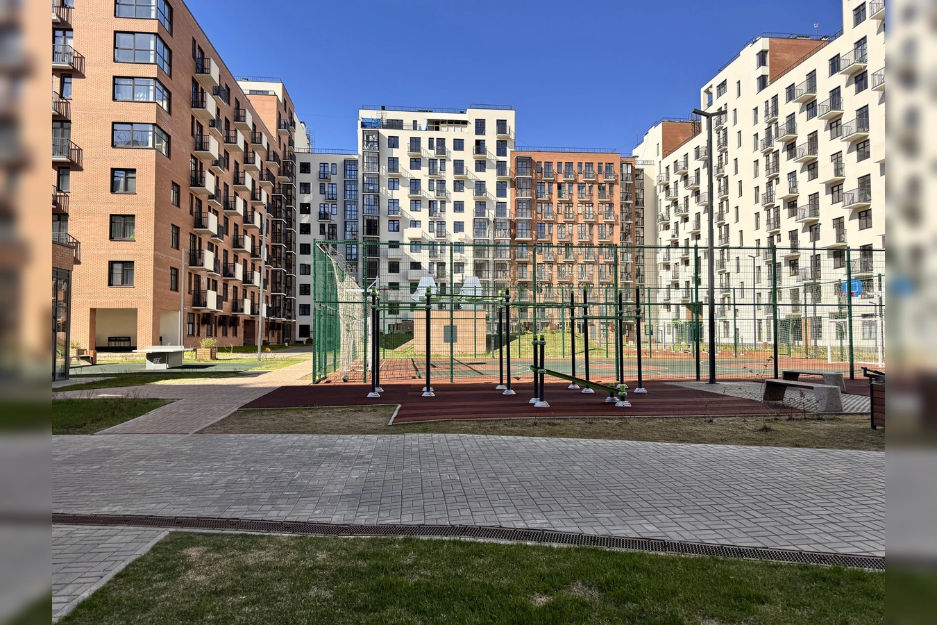 Снять на сутки квартиру в  ЖК бизнес-класса "Сердце Ярославля" 13