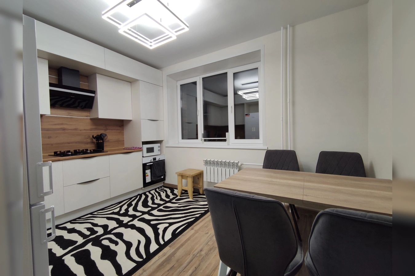 Снять квартиру посуточно в Ярославле у ГУОР по хоккею (1-я Веткинская ул., 3) 6