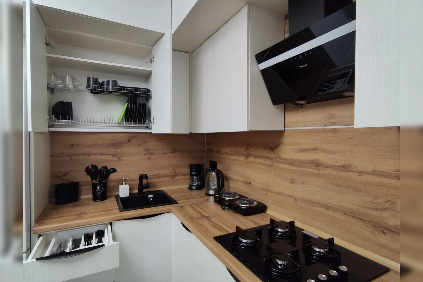 Снять квартиру посуточно в Ярославле у ГУОР по хоккею (1-я Веткинская ул., 3) 12