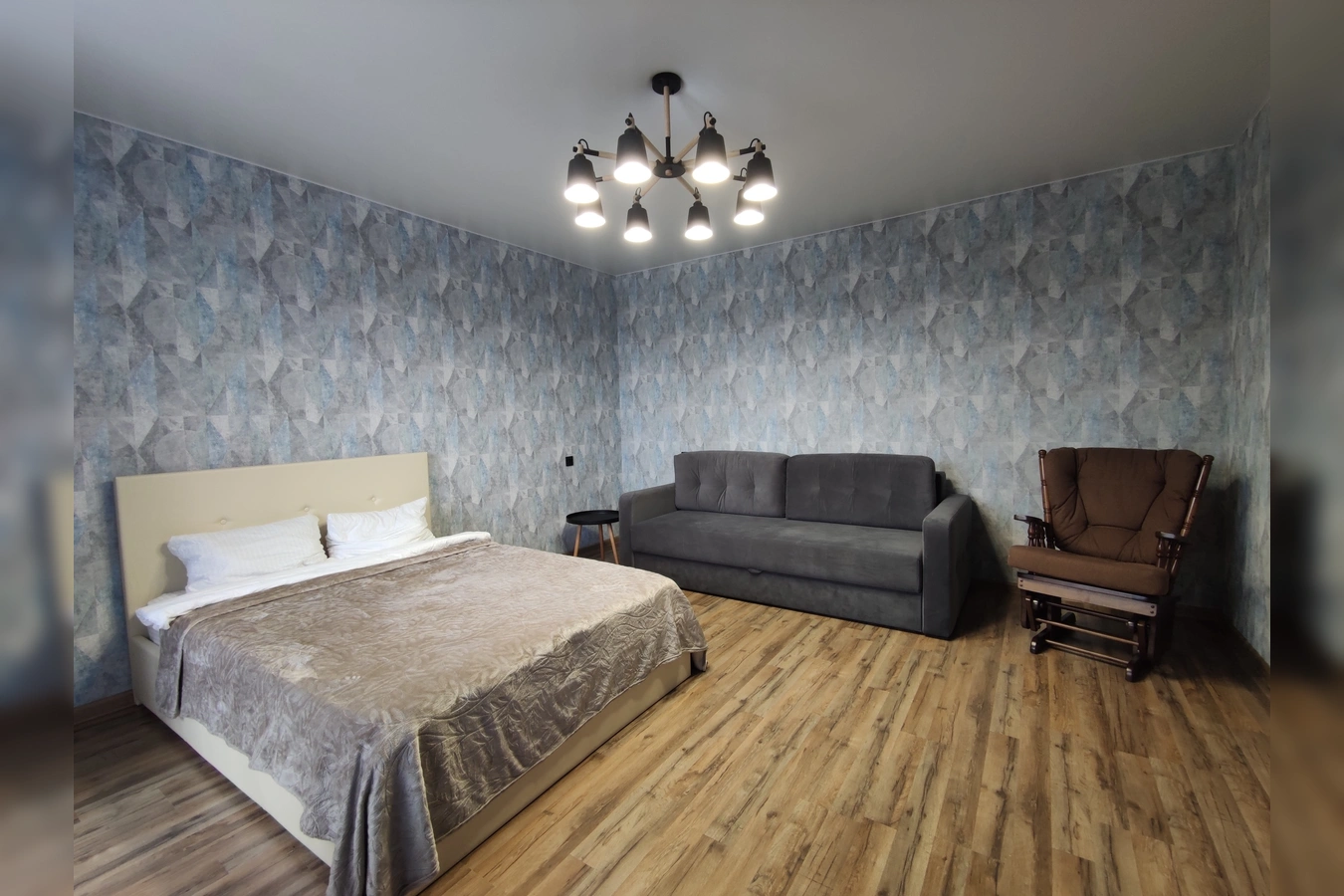 Снять квартиру посуточно в Ярославле у ГУОР по хоккею (1-я Веткинская ул., 3) 15