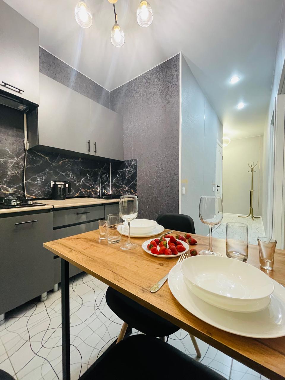 Снять посуточно квартиру  в Москве — парковка за шлагбаумом, изолированные комнаты 8