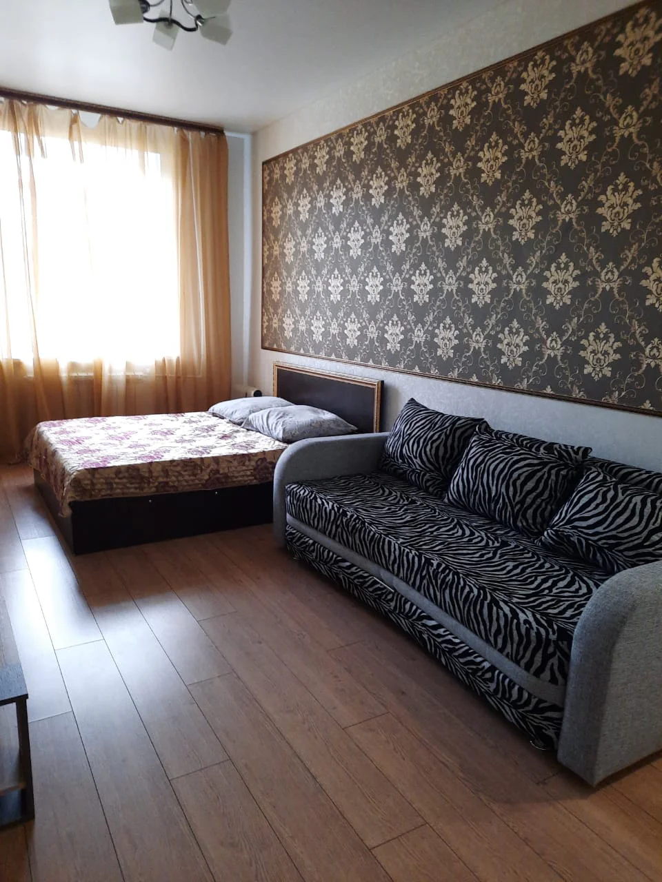 Снять 1-комнатную квартиру посуточно в Уфе у клиники Мулдашева (Зорге 61/1) 2