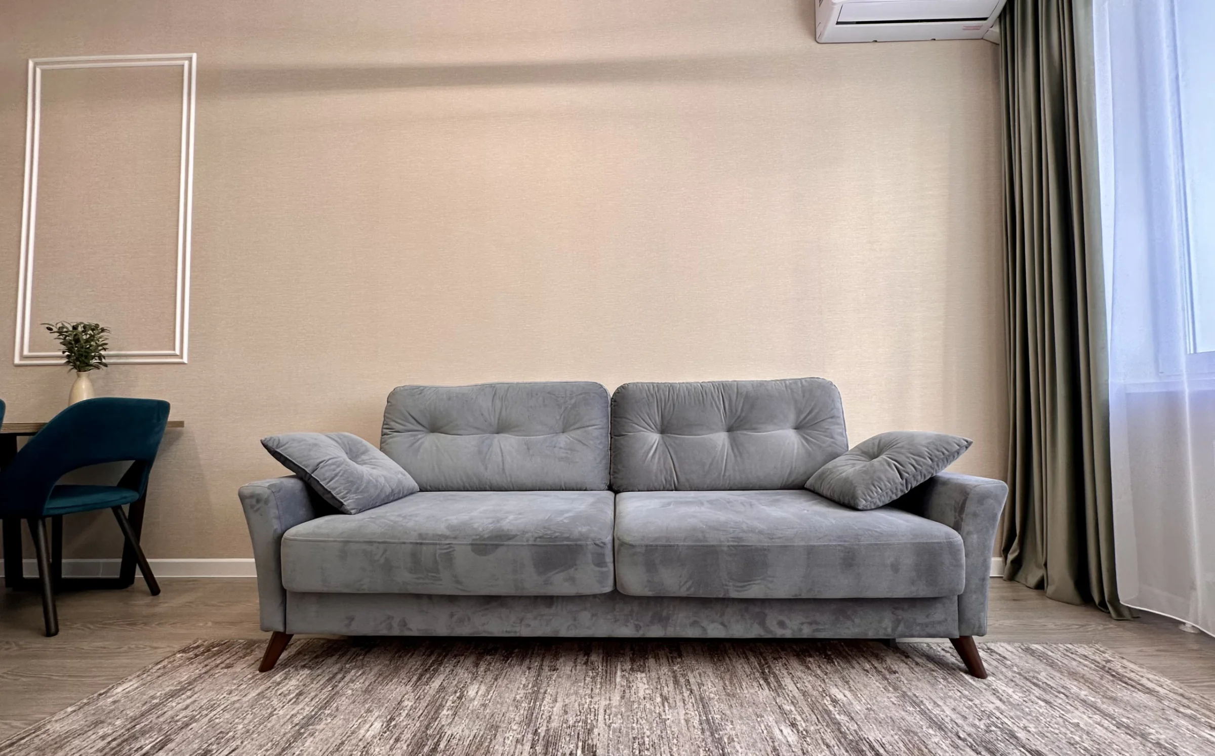 Снять стильную студию в центре Уфы у Арт-КВАДРАТа посуточно 8