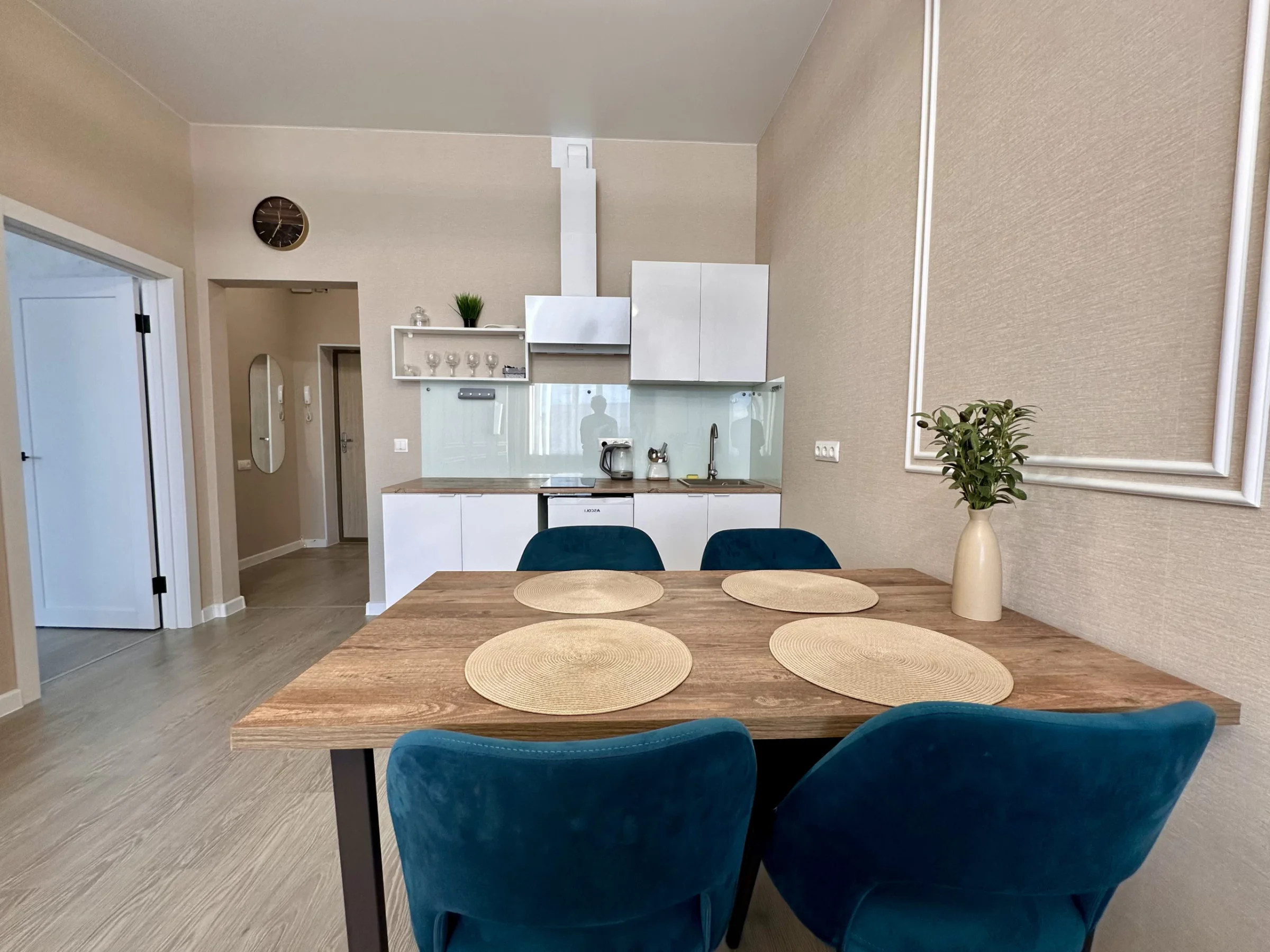 Снять стильную студию в центре Уфы у Арт-КВАДРАТа посуточно 13