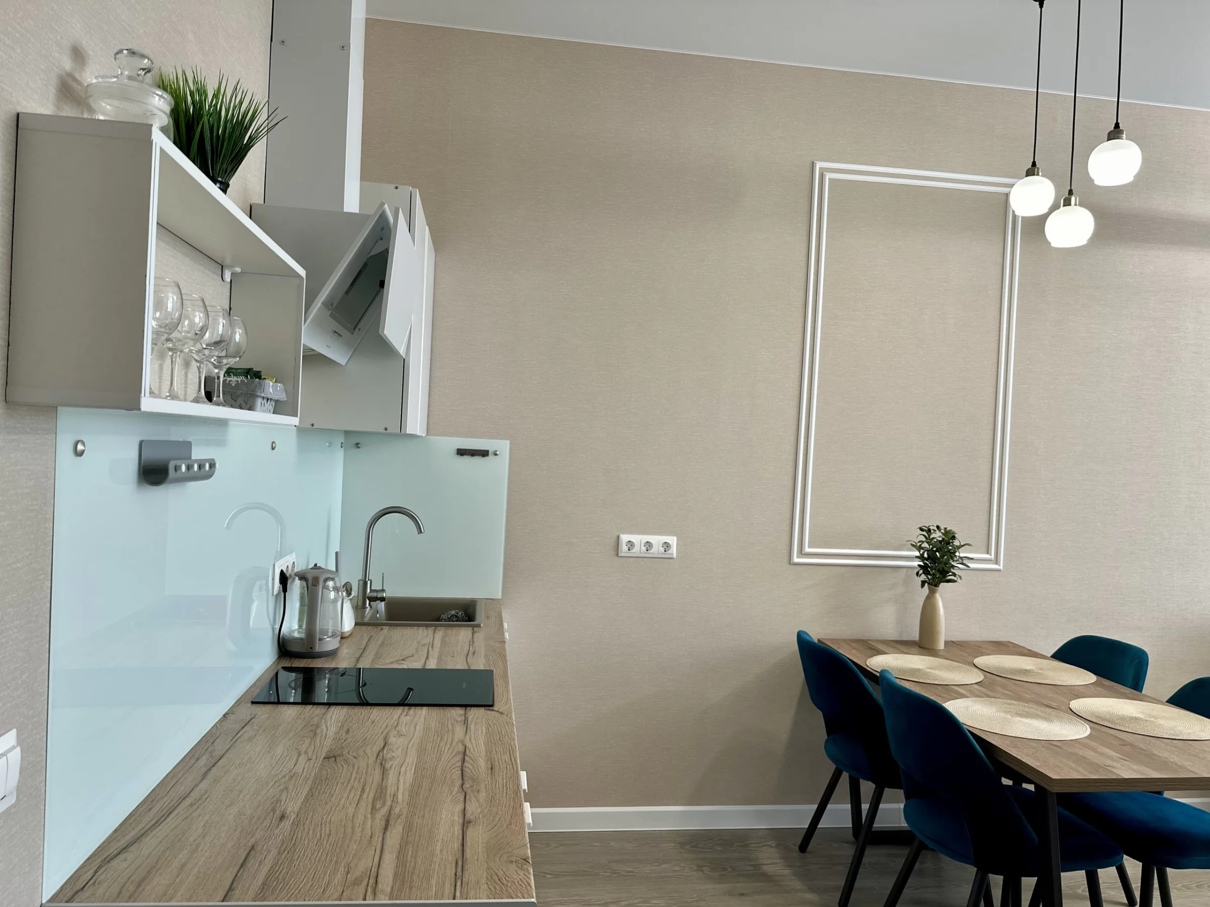 Снять стильную студию в центре Уфы у Арт-КВАДРАТа посуточно 16