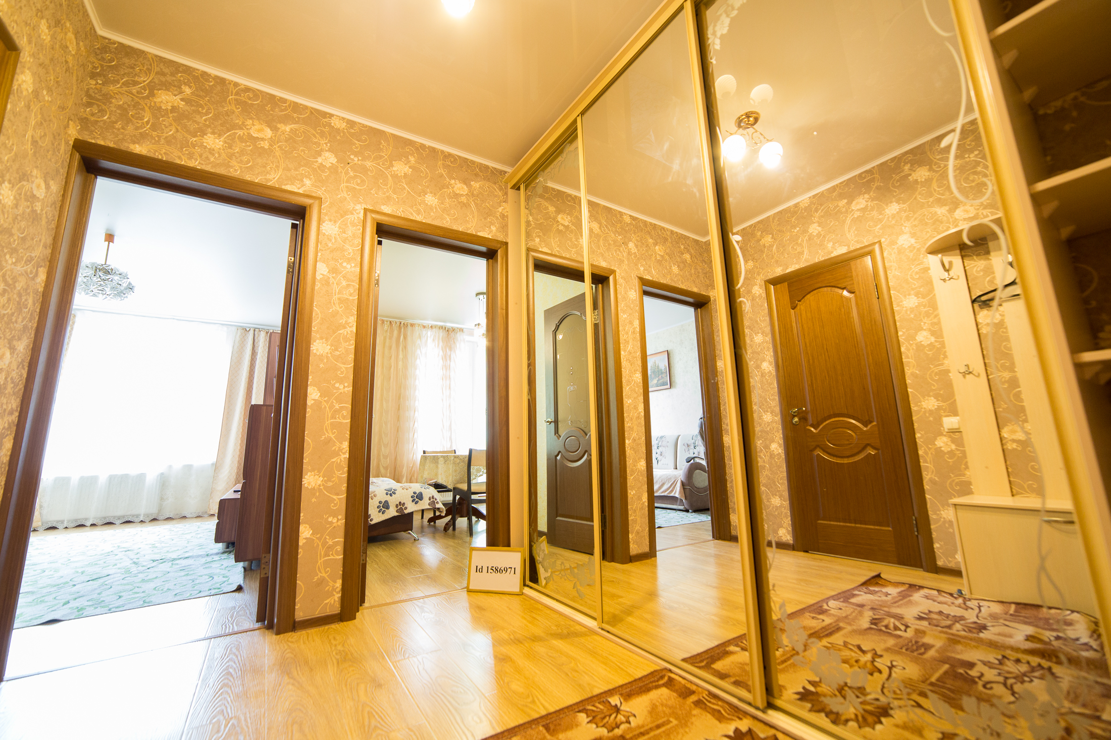 Снять квартиру посуточно на Фирма мир 3