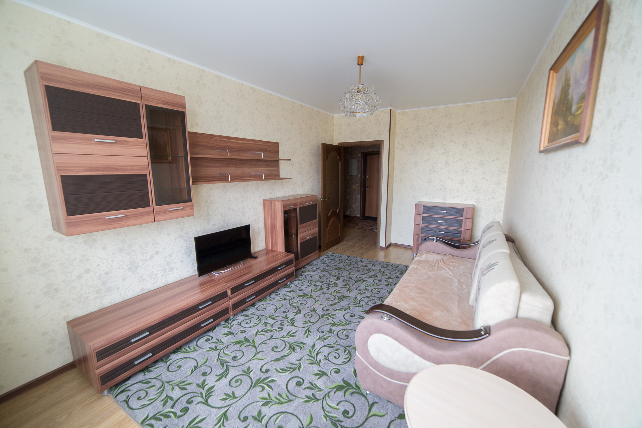 Снять квартиру посуточно на Фирма мир 4