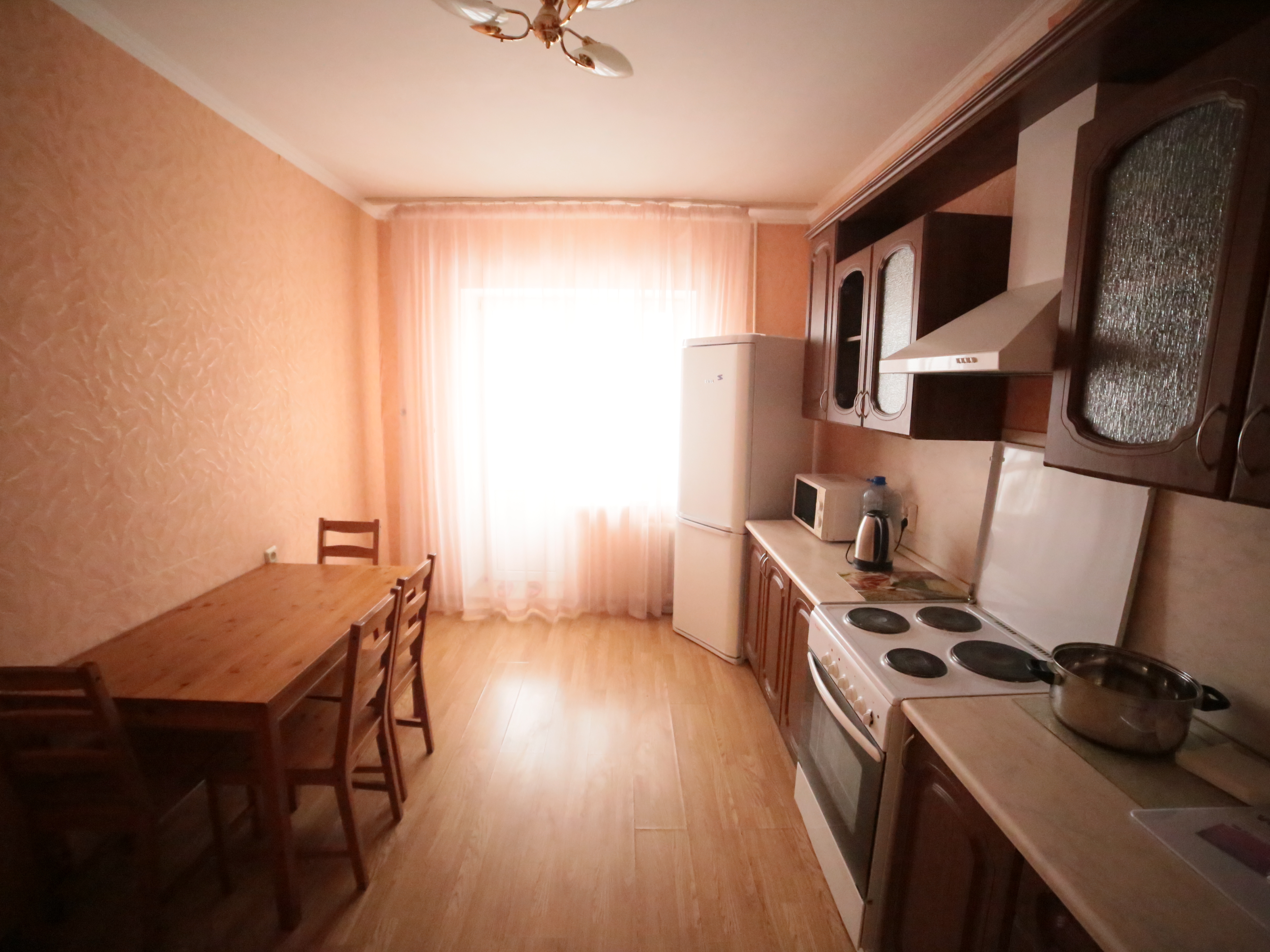 Снять квартиру на сутки в Уфе у Центрального рынка (Революционная 92/4) 2