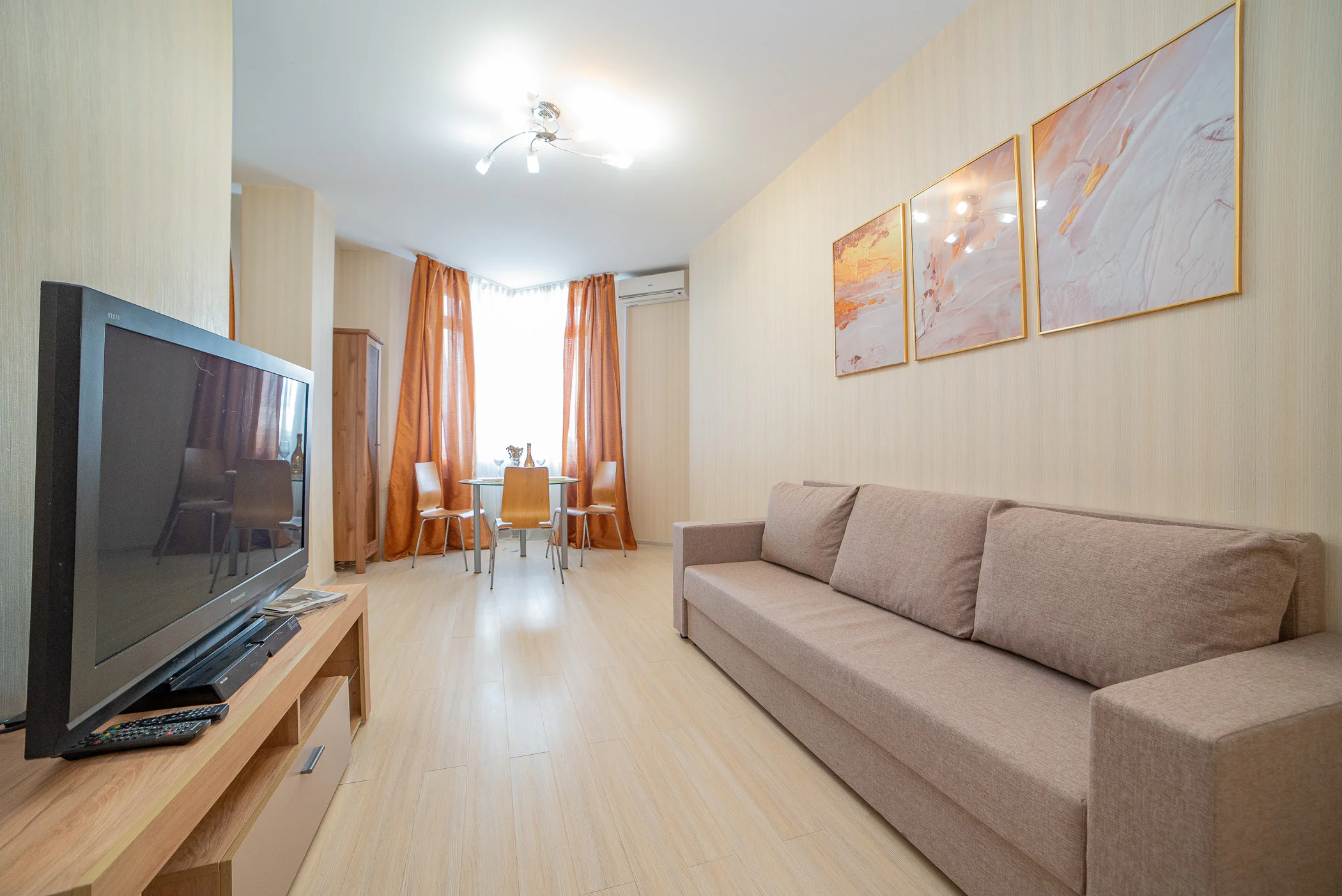 Аренда посуточно 2-комнатной квартиры в Екб у Храма на Крови (Шевченко 20) 7