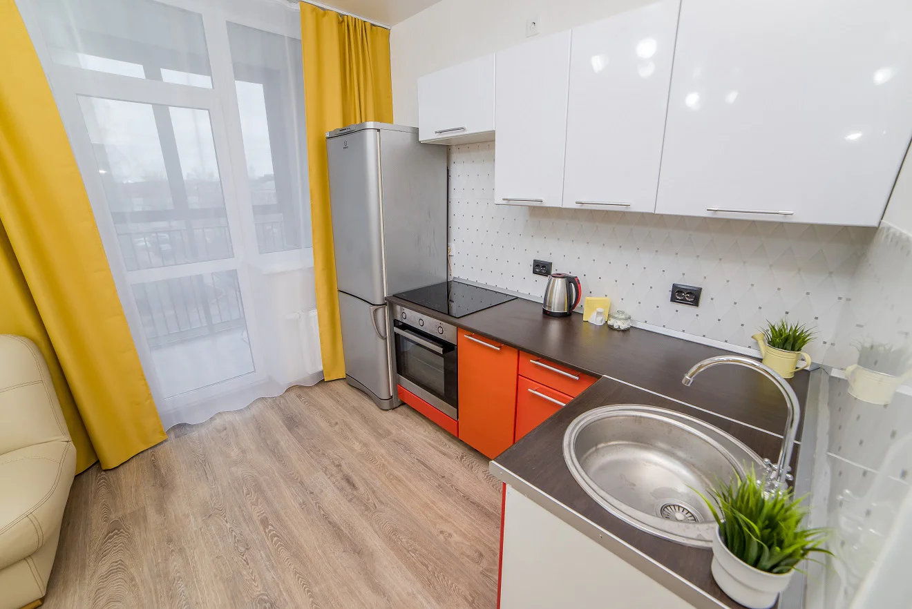 Квартира на сутки в Екатеринбурге у Основинского парка (Солнечная 33а) 16