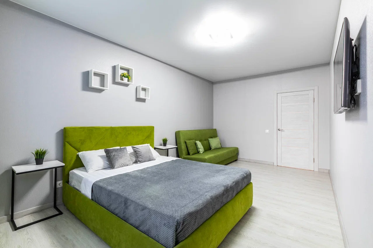 Снять 2-комнатную квартиру в Екатеринбурге у университета УрФУ посуточно 5