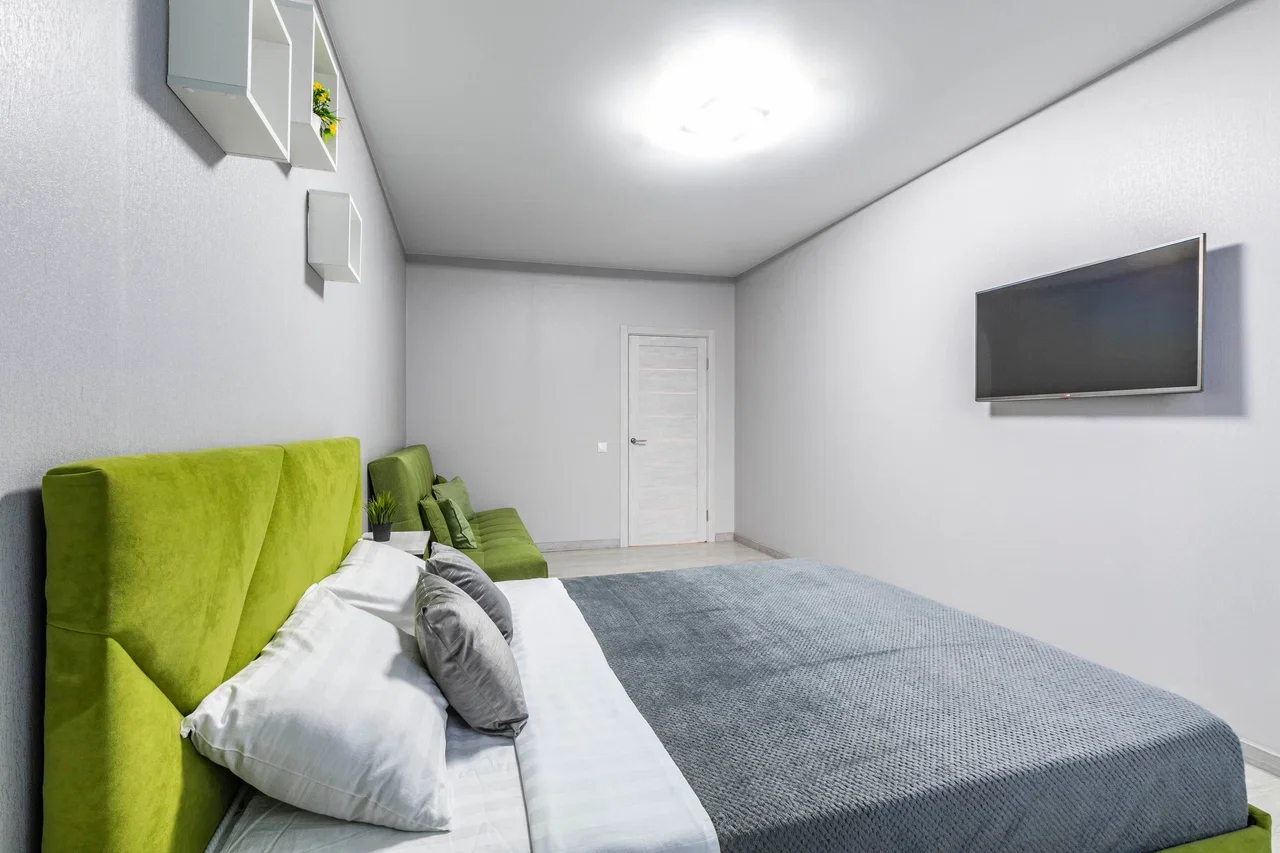 Снять 2-комнатную квартиру в Екатеринбурге у университета УрФУ посуточно 6