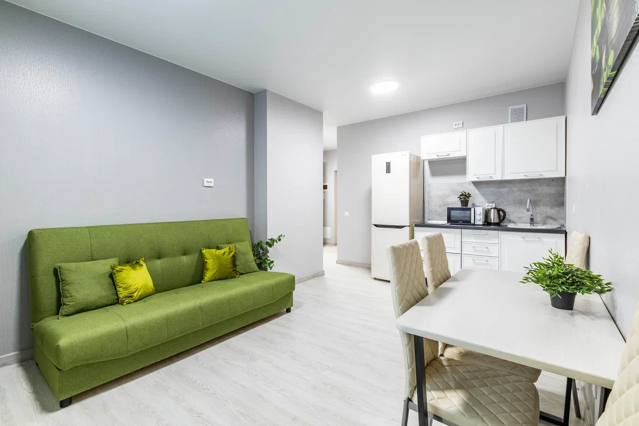 Снять 2-комнатную квартиру в Екатеринбурге у университета УрФУ посуточно 8