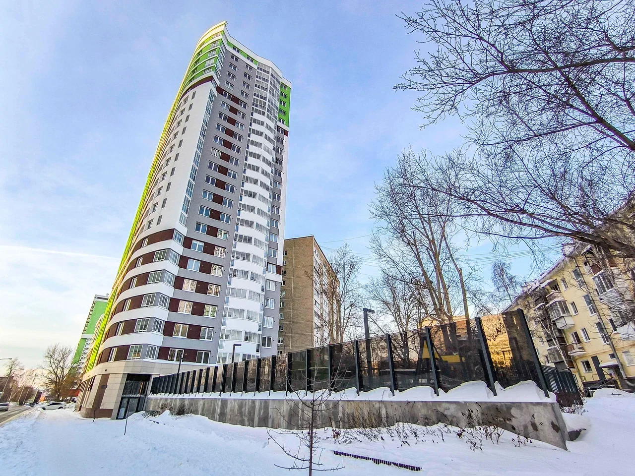 Снять 2-комнатную квартиру в Екатеринбурге у университета УрФУ посуточно 14