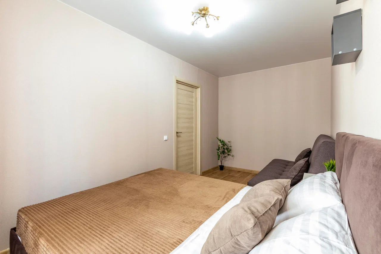 Снять 2-комнатную квартиру в Екатеринбурге у университета УрГУПС посуточно 6