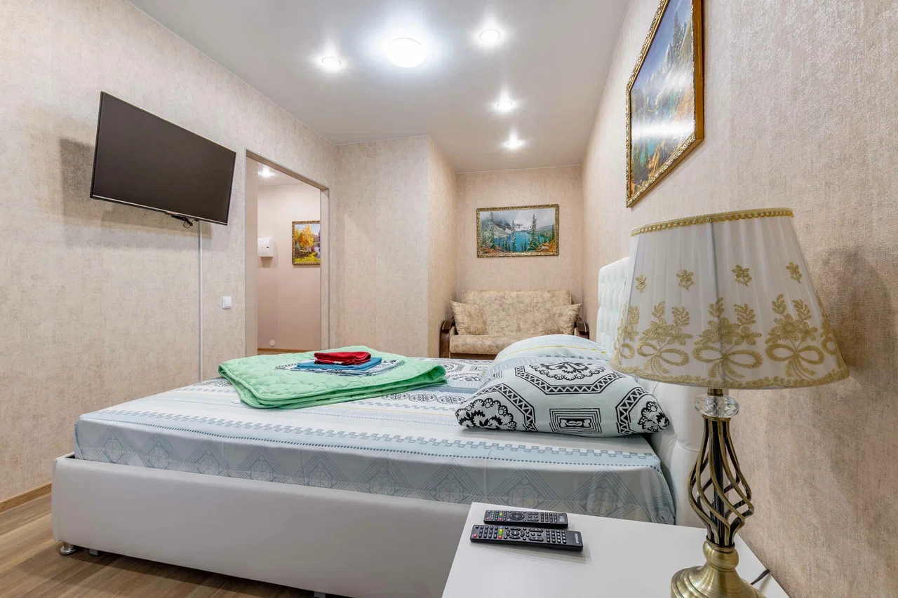 Снять 2-комнатную квартиру в Екатеринбурге у набережной Исети посуточно 3