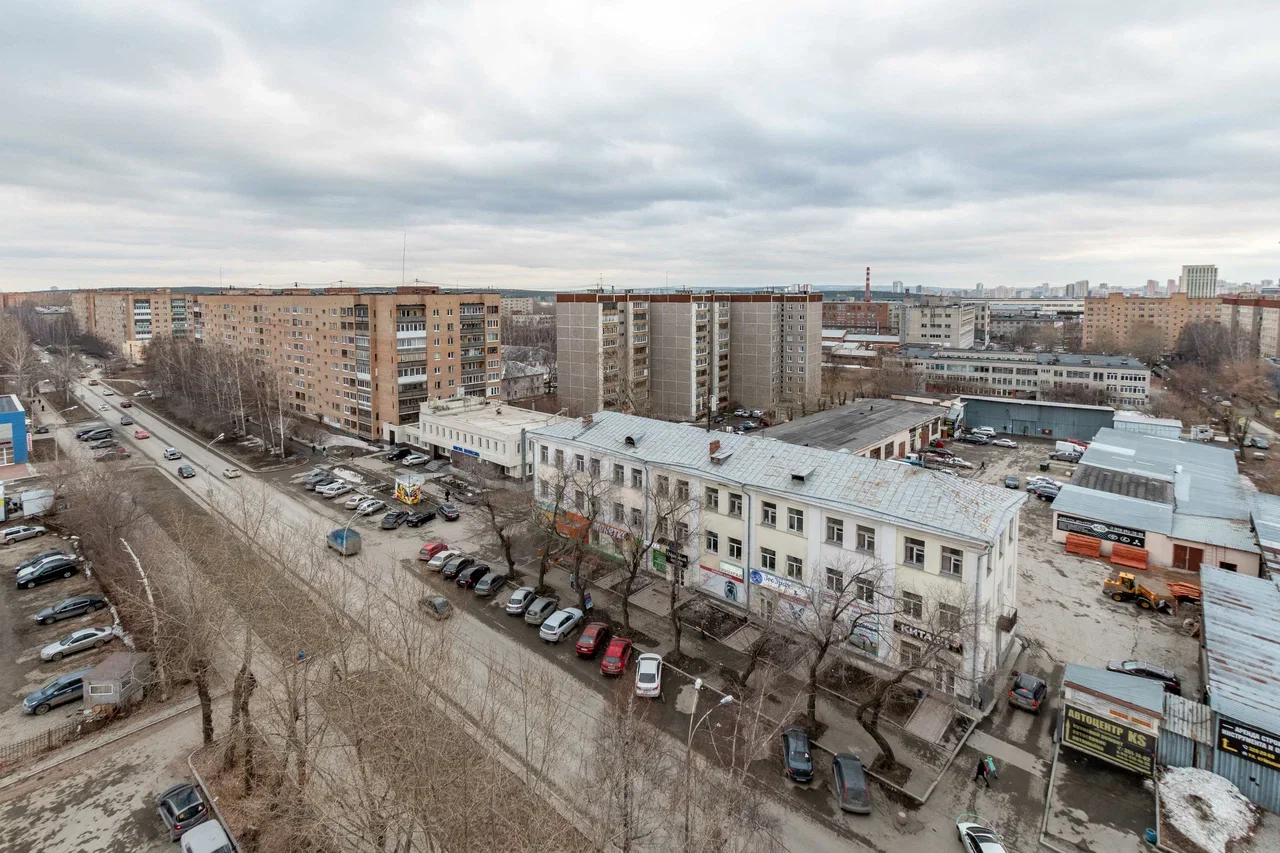 Снять 3-комнатную квартиру в Екатеринбурге у ЖД вокзала посуточно 14