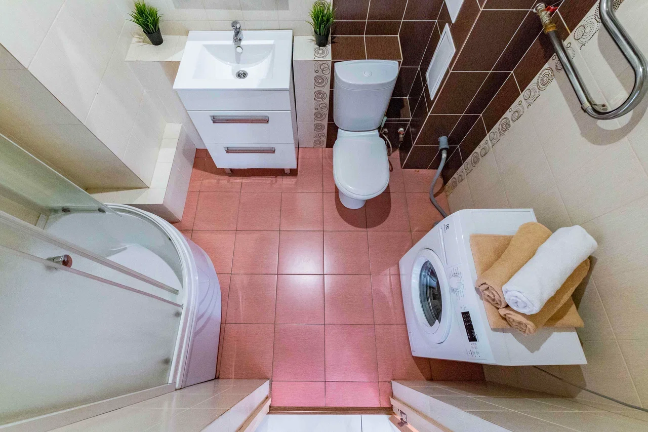 Снять квартиру-студию в Екатеринбурге у развязки Сибирского тракта посуточно 9