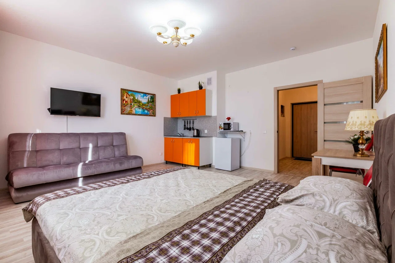 Снять квартиру-студию в Екатеринбурге на ул. Крестинского посуточно 6