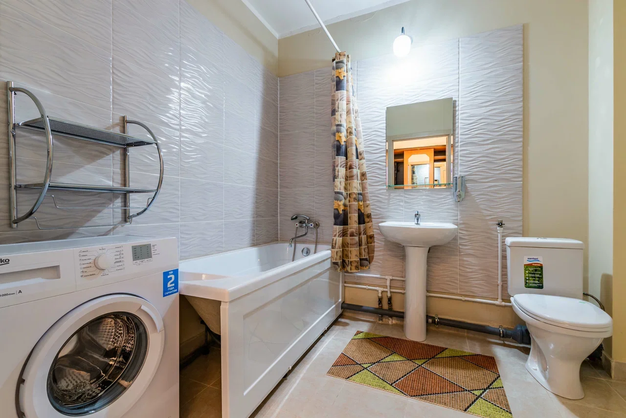 Снять квартиру-студию в Екатеринбурге на ул. Крестинского посуточно 10