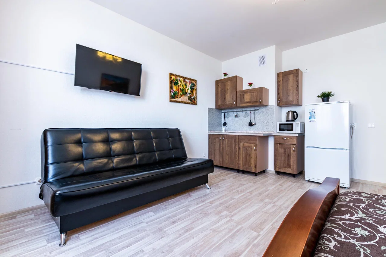 Снять квартиру-студию в Екатеринбурге у ТЦ Дирижабль посуточно 6