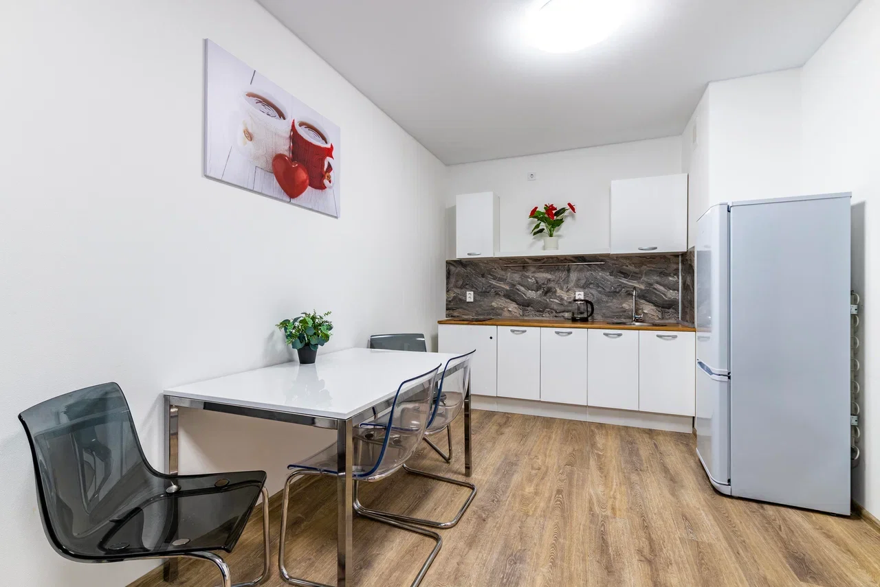 Снять 3-комнатную квартиру в Екатеринбурге у Центрального стадиона посуточно 6