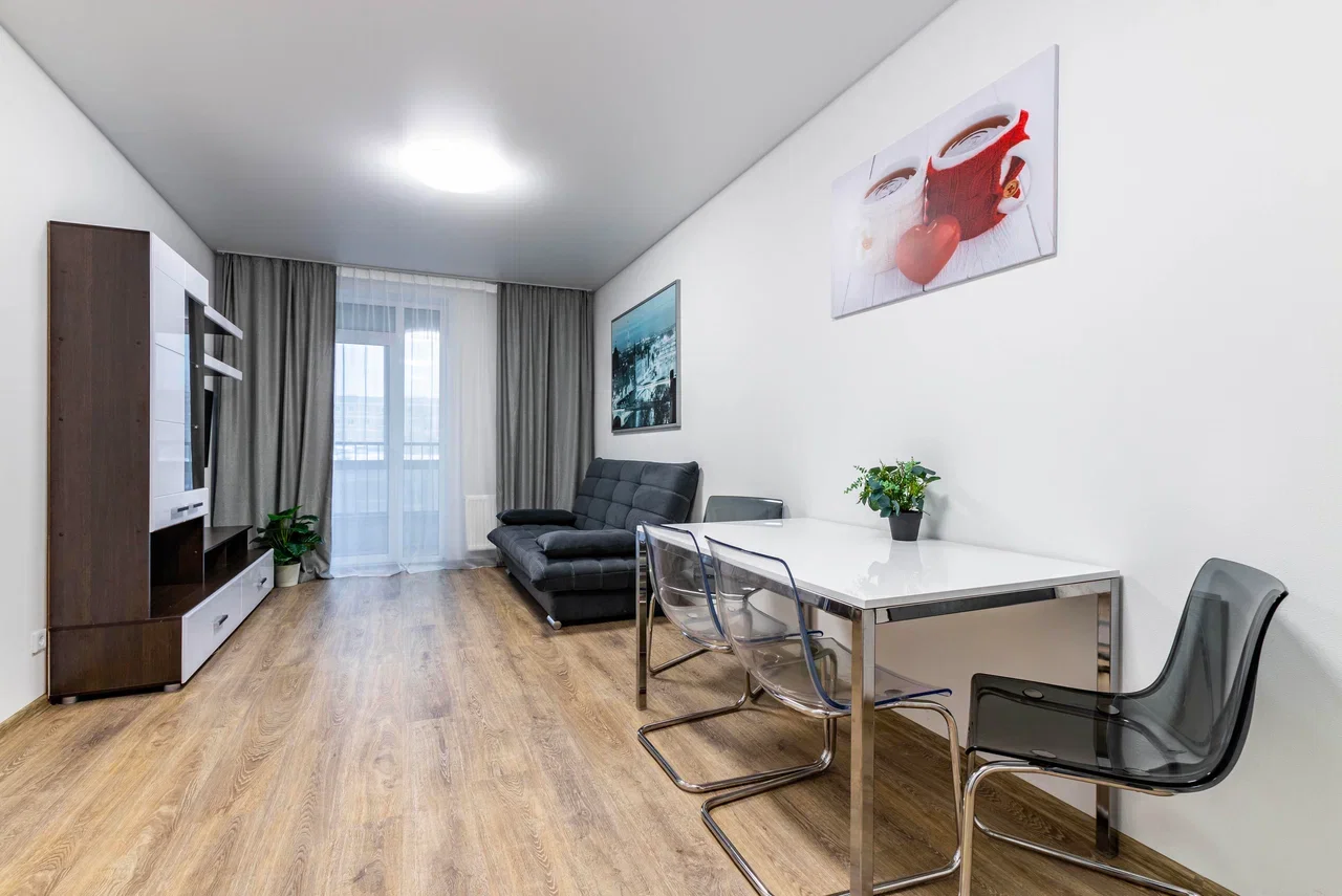 Снять 3-комнатную квартиру в Екатеринбурге у Центрального стадиона посуточно 8