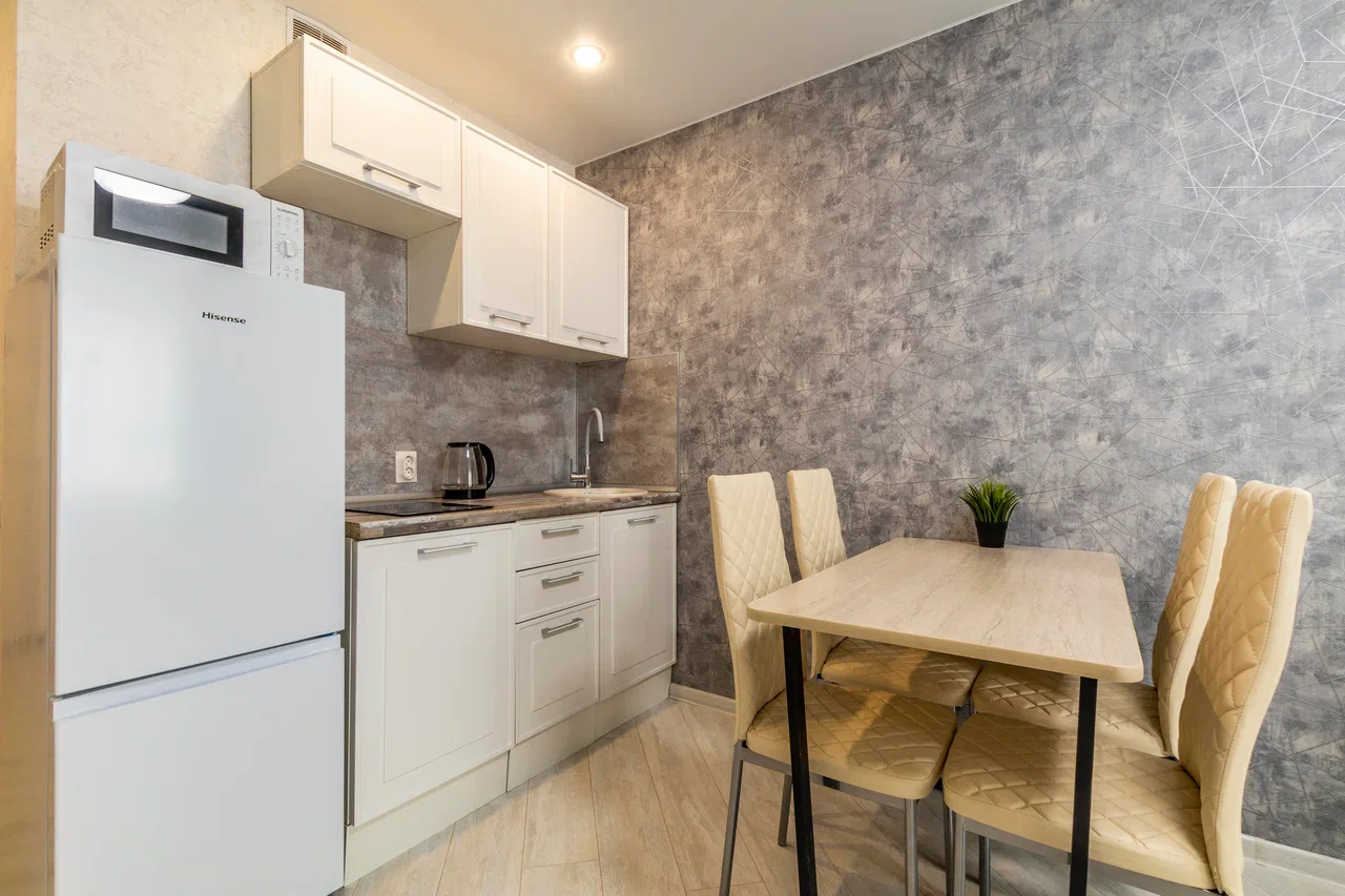 Снять 2-комнатную квартиру в Екатеринбурге у ТРЦ Карнавал посуточно 8