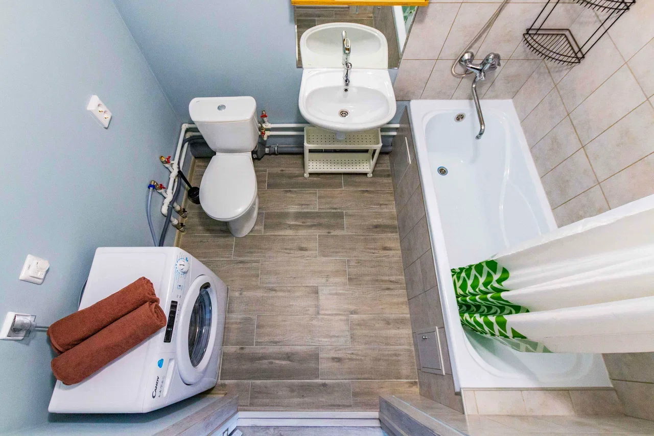 Снять квартиру-студию в Екатеринбурге у Юридического университета посуточно 9