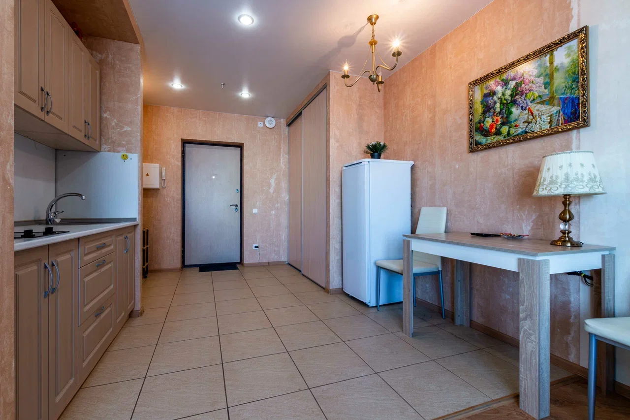 Снять квартиру-студию в Екатеринбурге у бизнес-центра Квартал посуточно 4