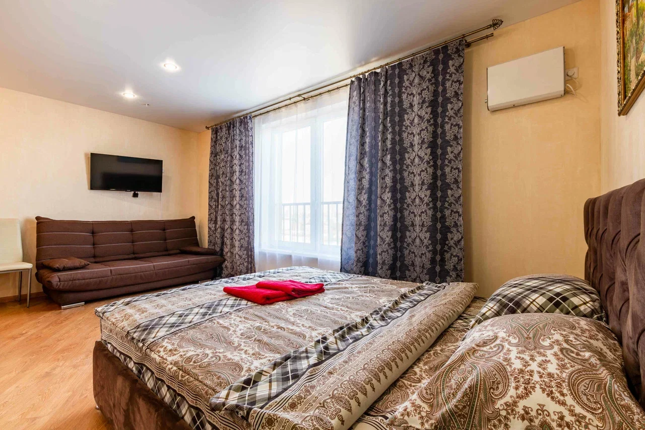 Снять квартиру-студию в Екатеринбурге у бизнес-центра Квартал посуточно 7