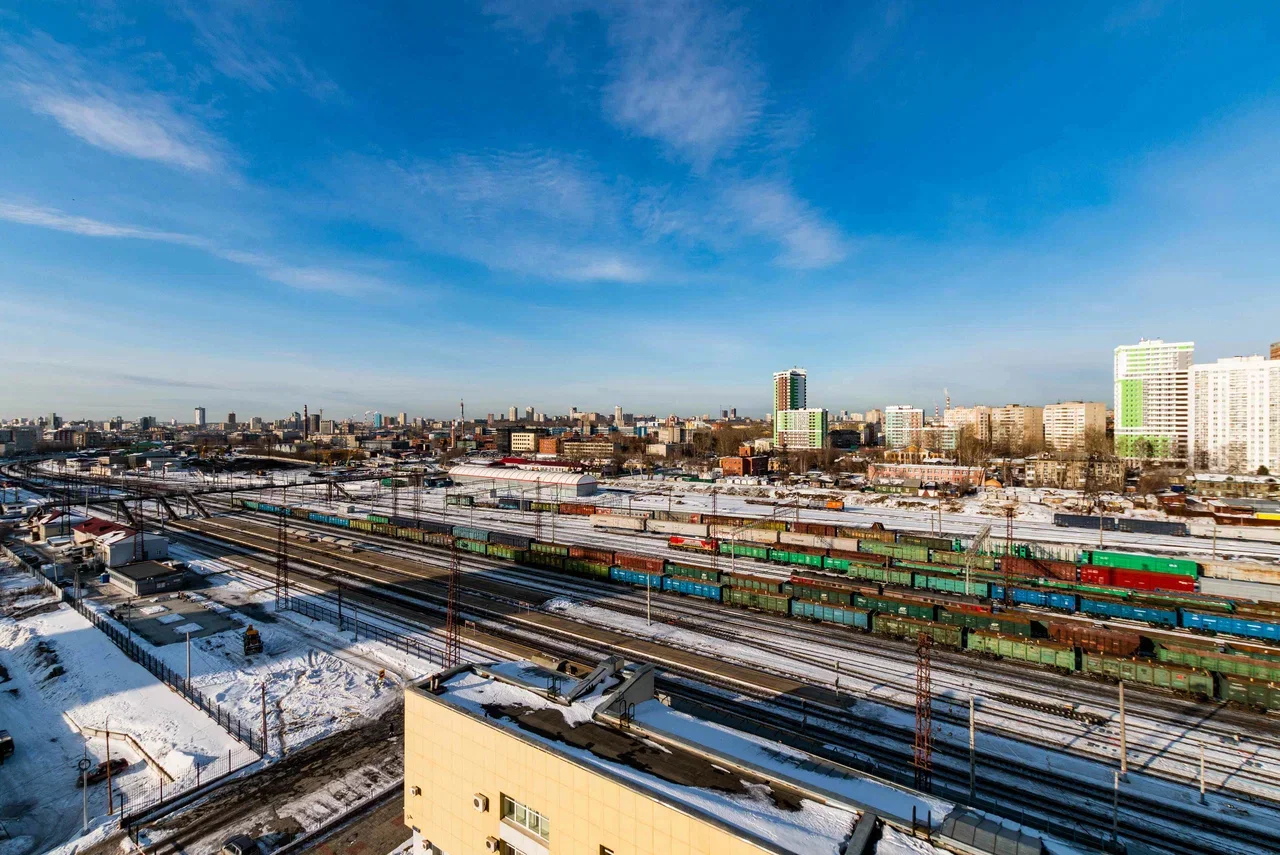 Снять квартиру-студию в Екатеринбурге у бизнес-центра Квартал посуточно 10