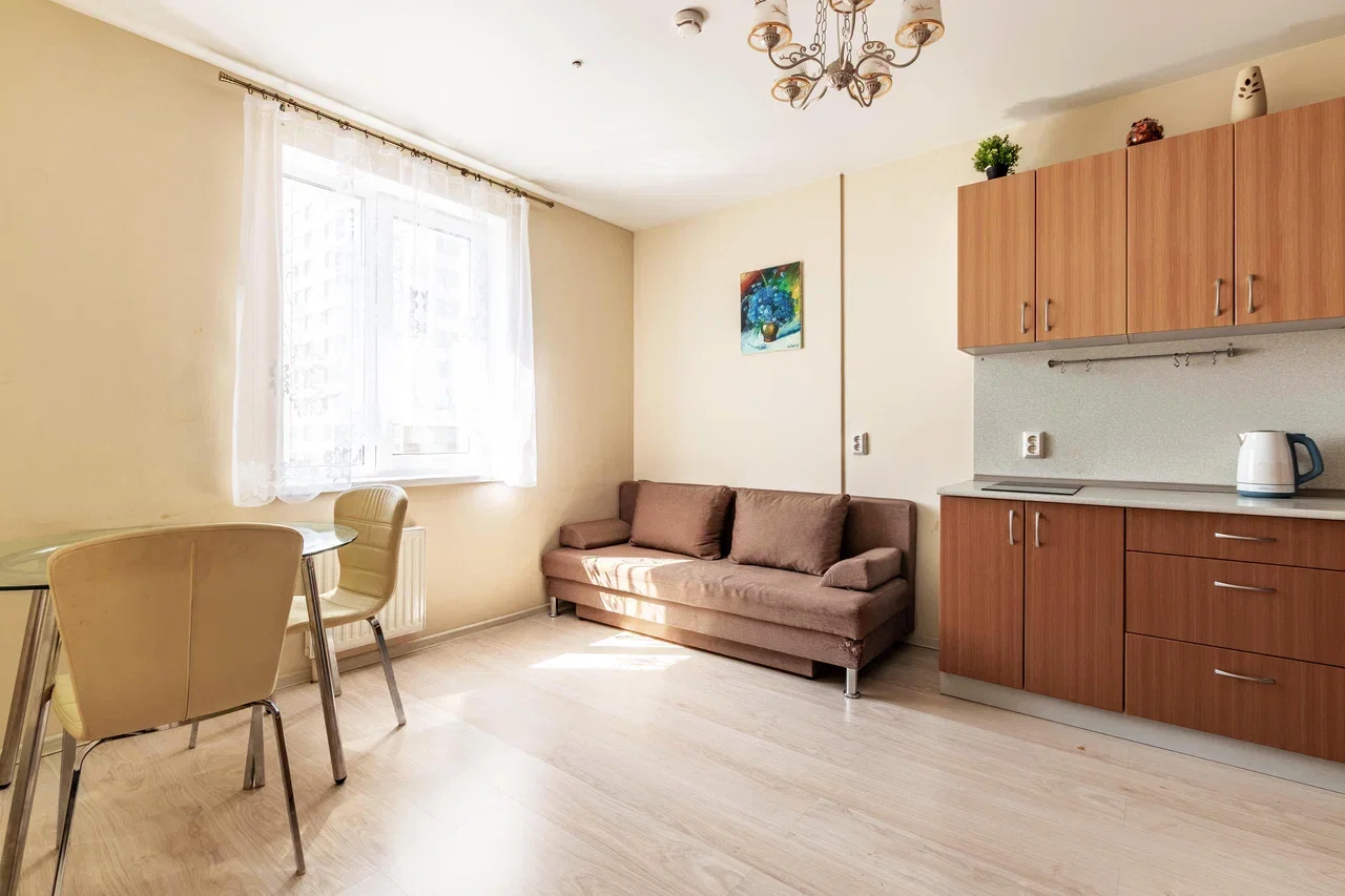 Снять 1-комнатную квартиру в Екатеринбурге у главного корпуса УрФУ посуточно 5