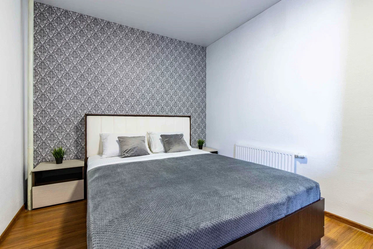 Снять 3-комнатную квартиру в Екатеринбурге на ул. Куйбышева посуточно 9