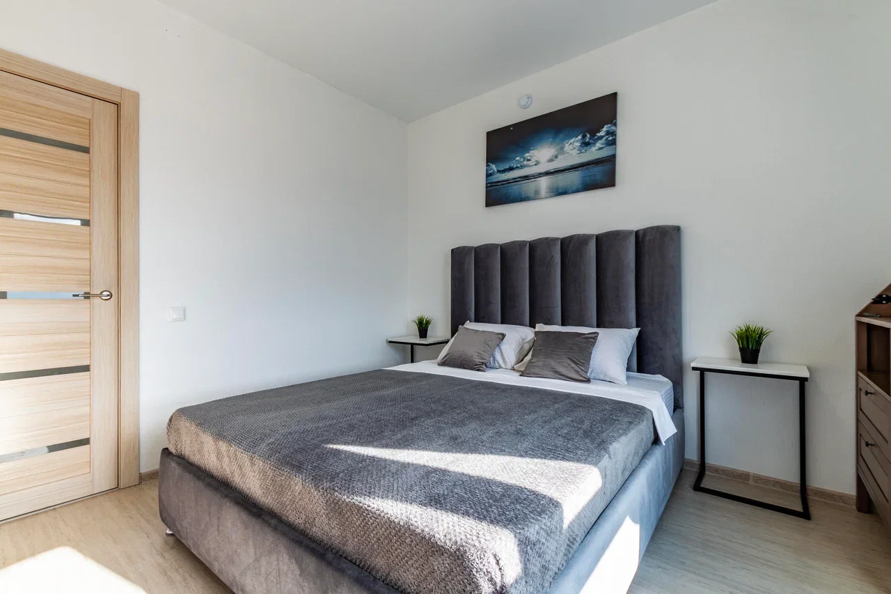 Снять 3-комнатную квартиру в Екатеринбурге у парка Зеленая роща посуточно 8