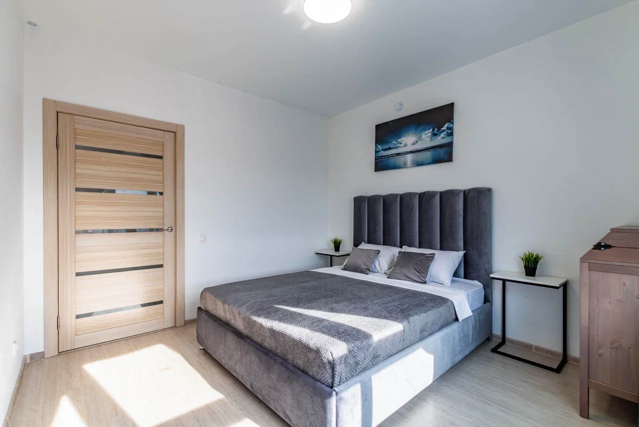 Снять 3-комнатную квартиру в Екатеринбурге у парка Зеленая роща посуточно 10