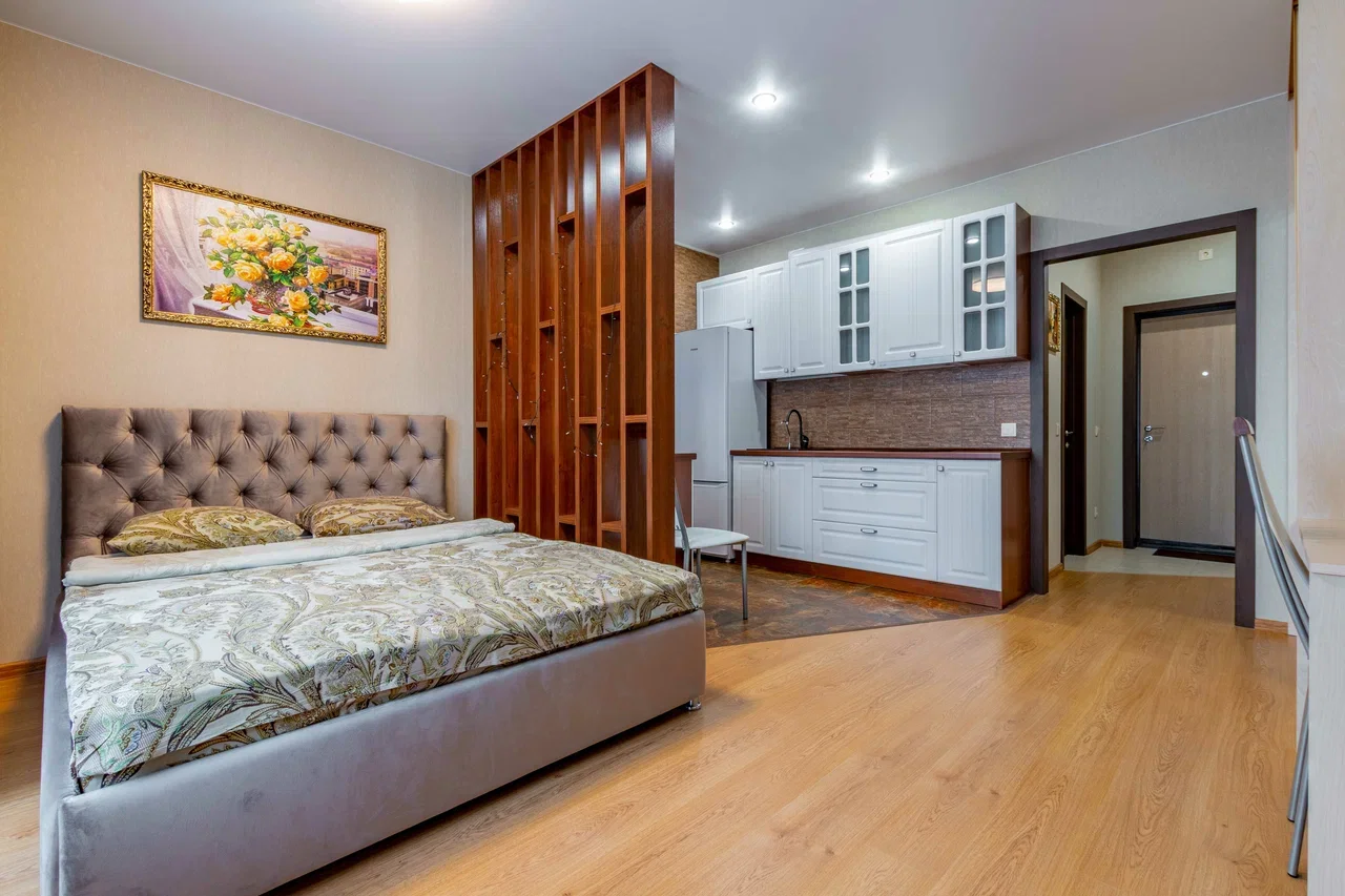 Снять квартиру-студию в Екатеринбурге у метро Чкаловская посуточно 7