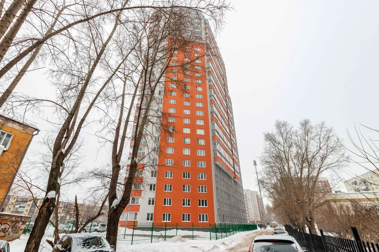 Снять квартиру-студию в Екатеринбурге у метро Проспект Космонавтов (Парниковая 6) 2