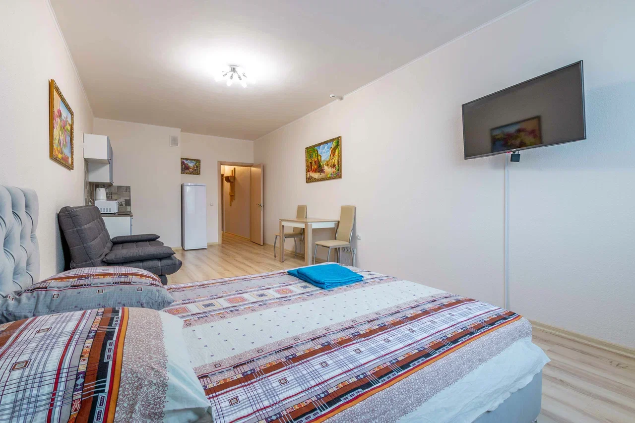 Снять студию в Екатеринбурге у Цирка и метро Геологическая Посуточно