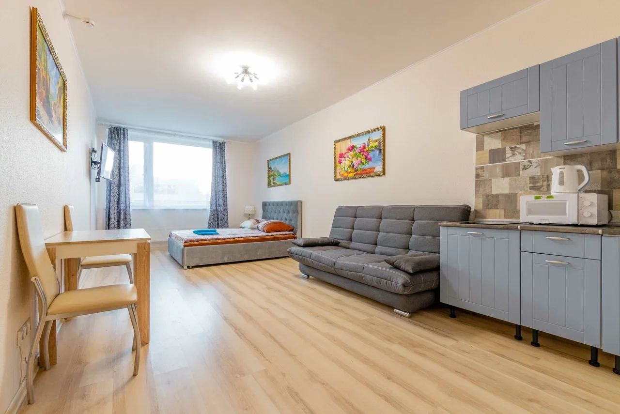 Снять студию в Екатеринбурге у Цирка и метро Геологическая Посуточно 4