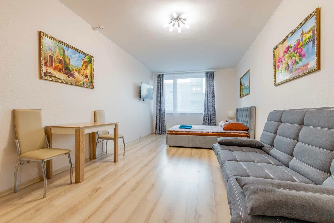 Снять студию в Екатеринбурге у Цирка и метро Геологическая Посуточно 5