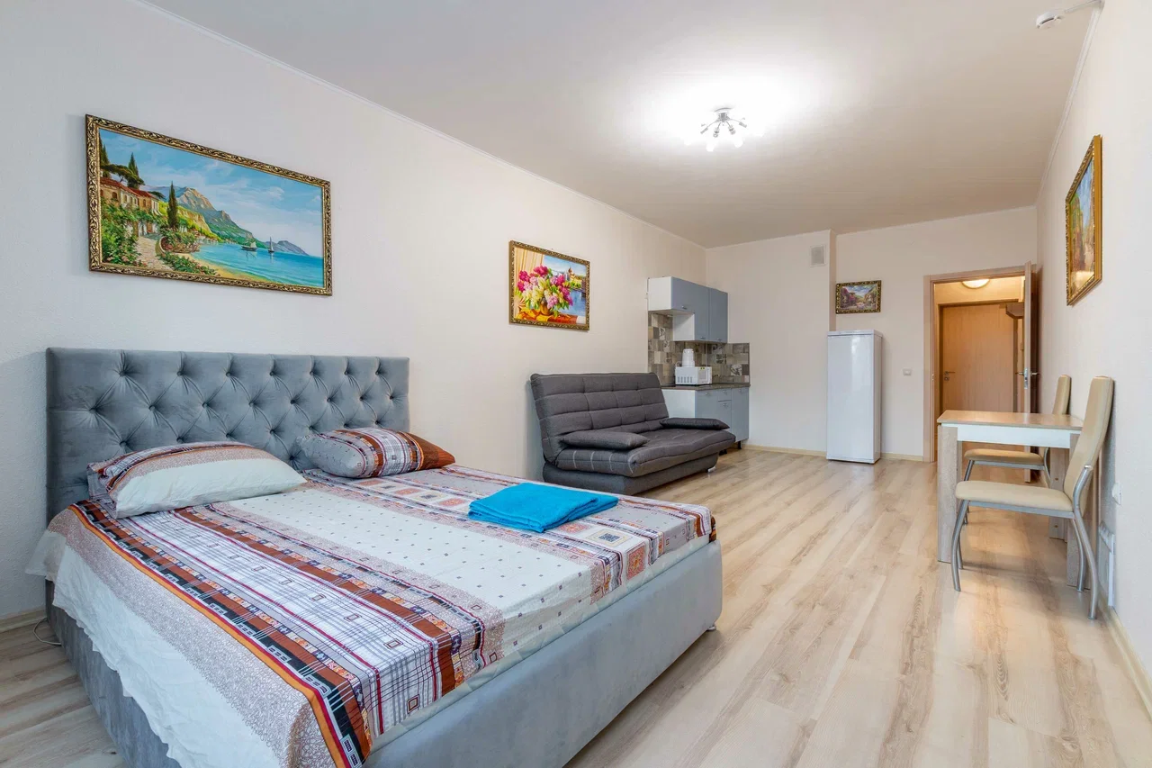 Снять студию в Екатеринбурге у Цирка и метро Геологическая Посуточно 7