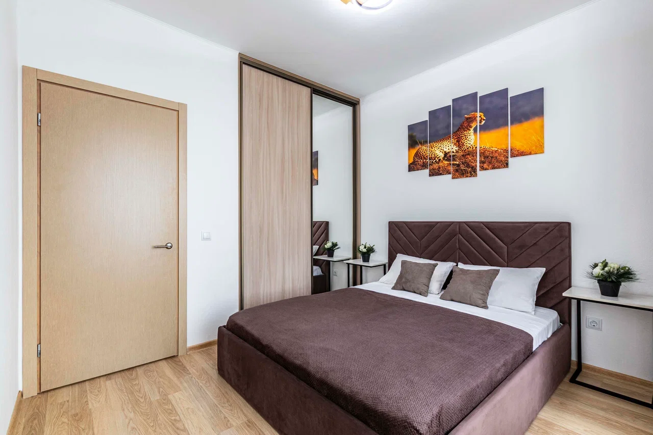 Снять 3-к квартиру в Екатеринбурге у Цирка и парка Зеленая Роща Посуточно 10