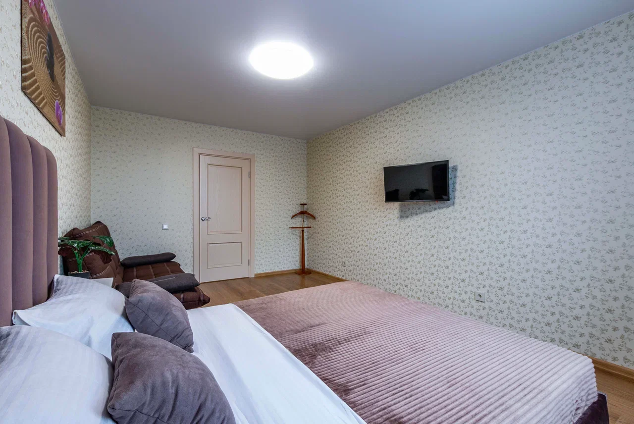 Снять 3-к квартиру в Екатеринбурге, м. Геологическая, Южный Автовокзал Посуточно 7