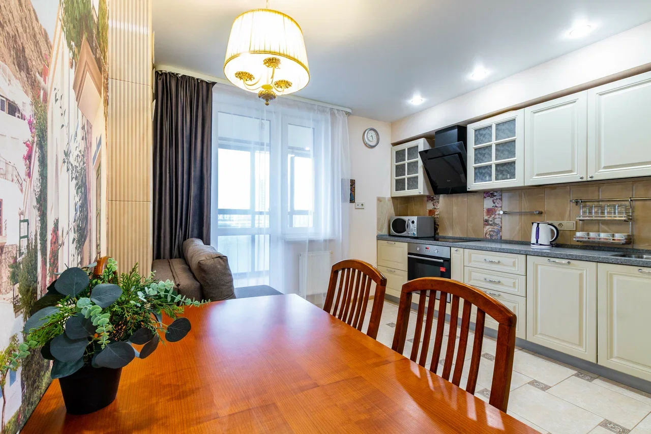 Снять 3-к квартиру в Екатеринбурге, м. Геологическая, Южный Автовокзал Посуточно 10